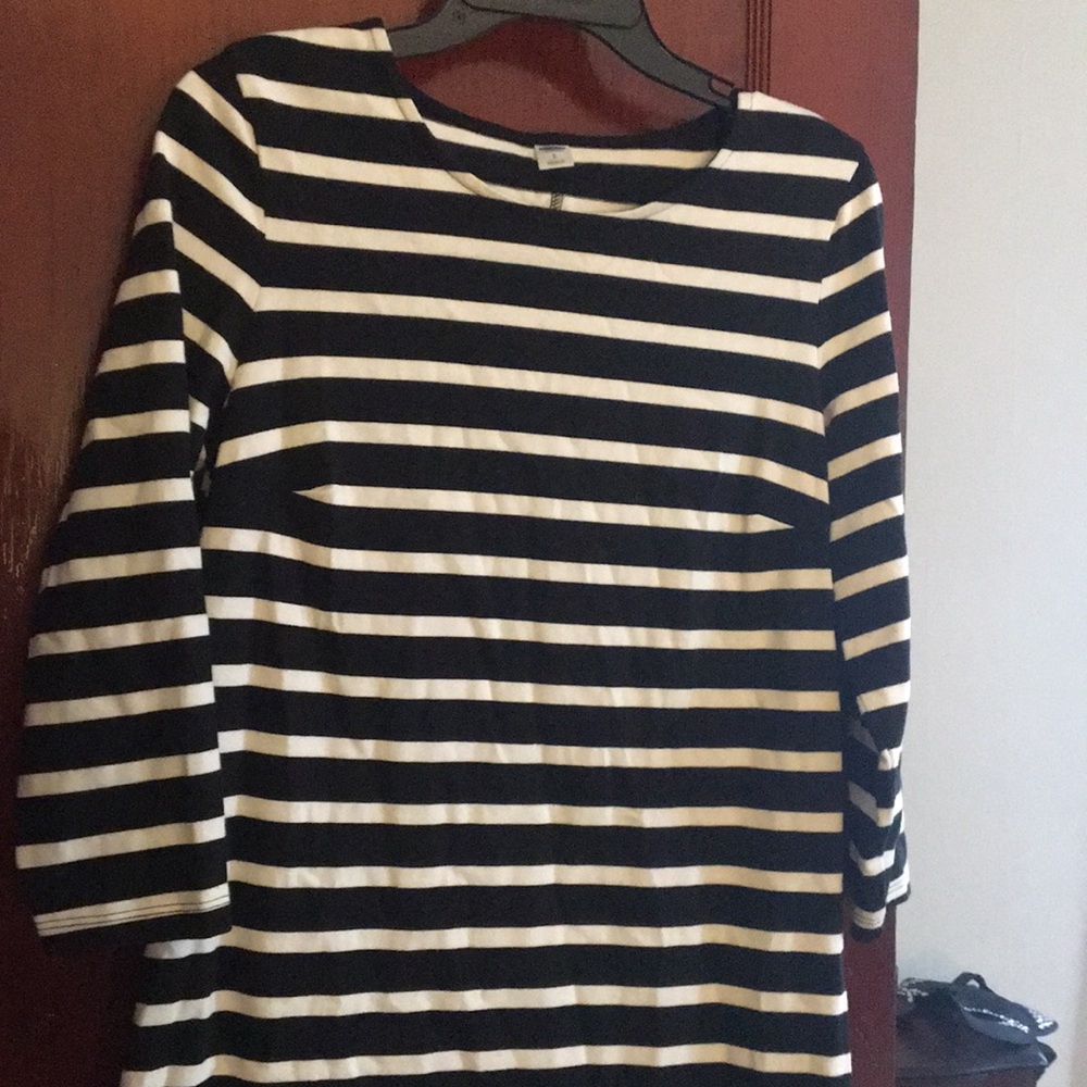 Black and white shift dress! Never worn!
